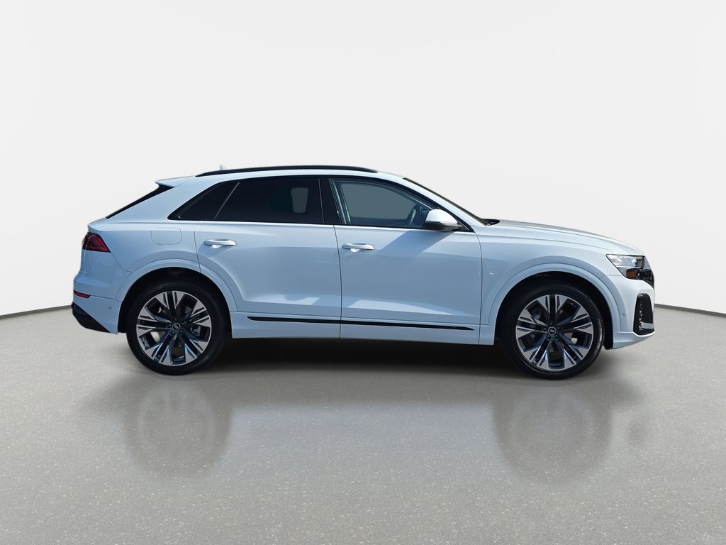2025 Audi Q8 55 Premium Plus photo 4