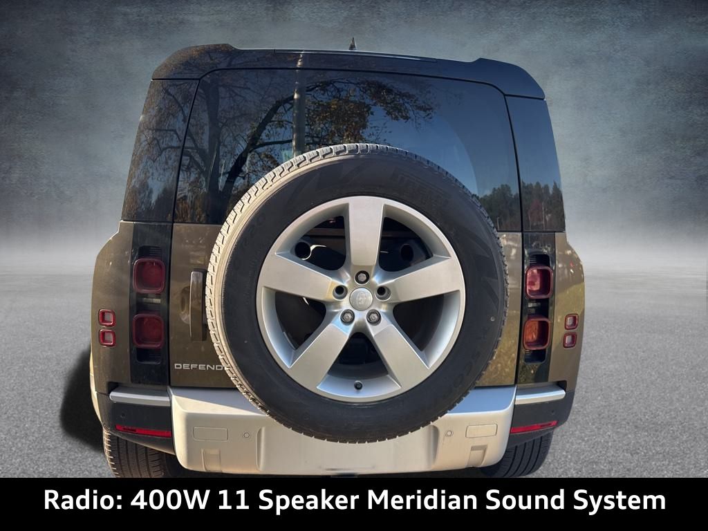 2024 Land Rover Defender 110 S photo 2