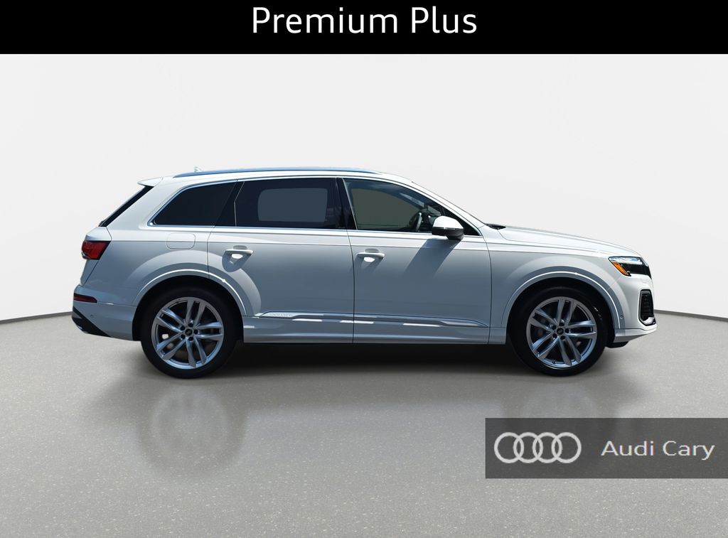 2025 Audi Q7 55 Premium Plus photo 4