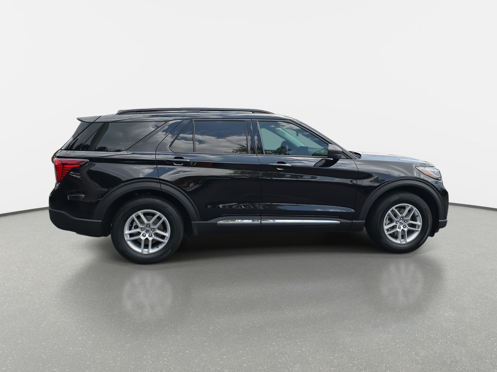 2025 Ford Explorer photo 4