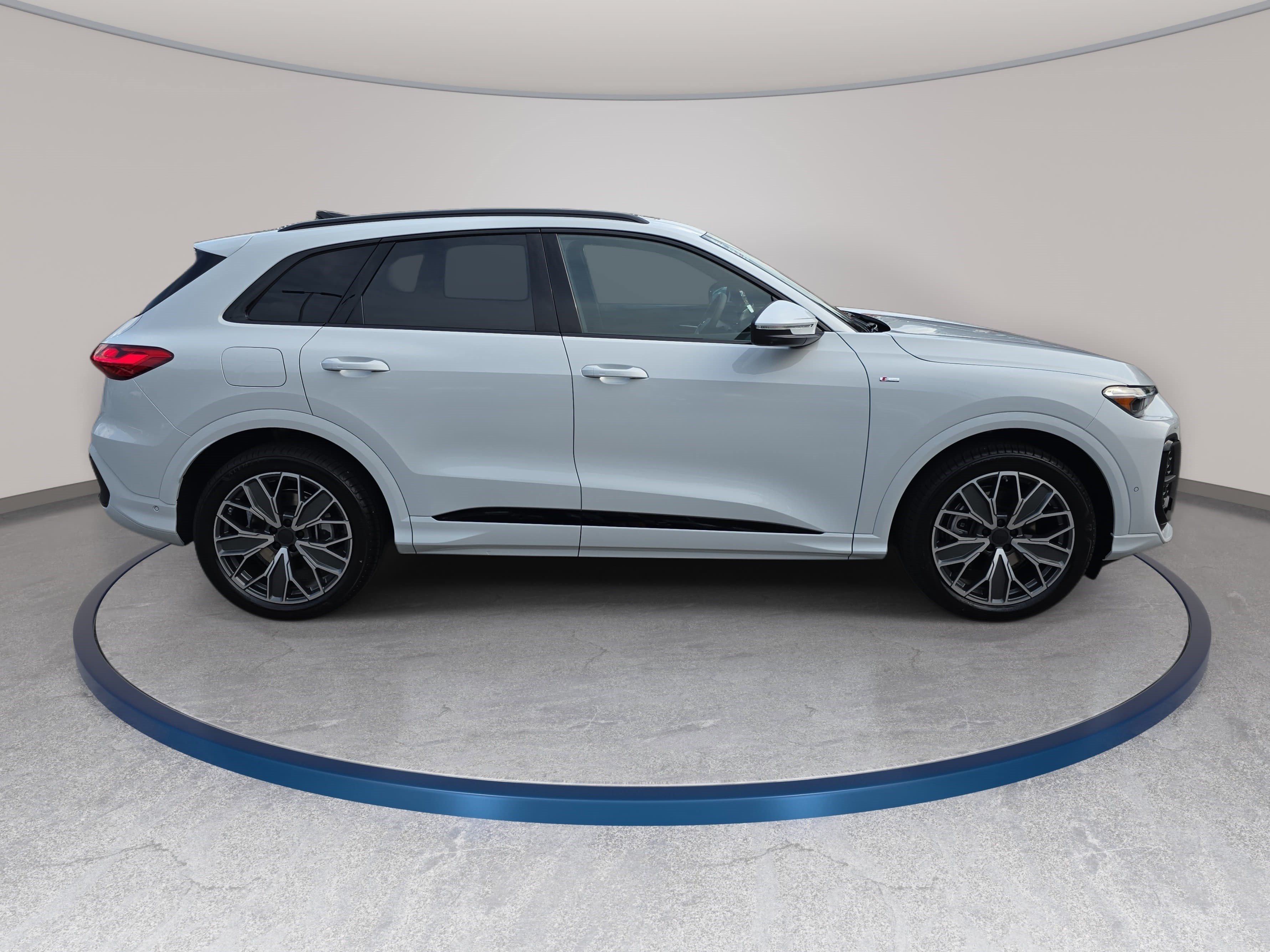 New 2026 Audi Q5 2.0T Premium SUV
