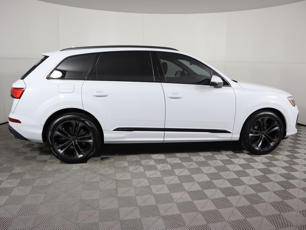2026 Audi Q7 Premium Plus