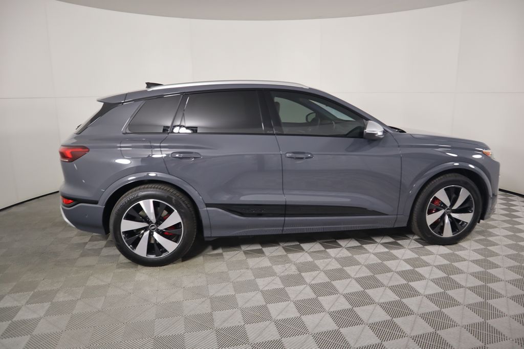 2025 Audi SQ6 photo 4