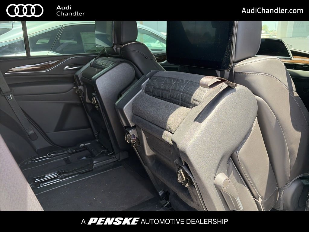 2022 Cadillac Escalade 4WD Sport Platinum's photo