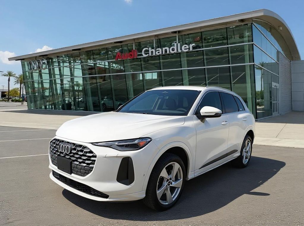 2025 Audi New Q5 Premium Plus's photo