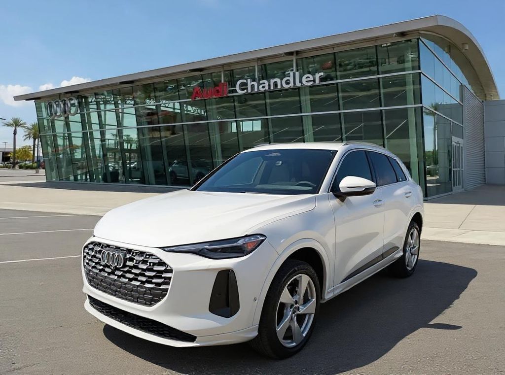 2025 Audi New Q5 Premium Plus's photo