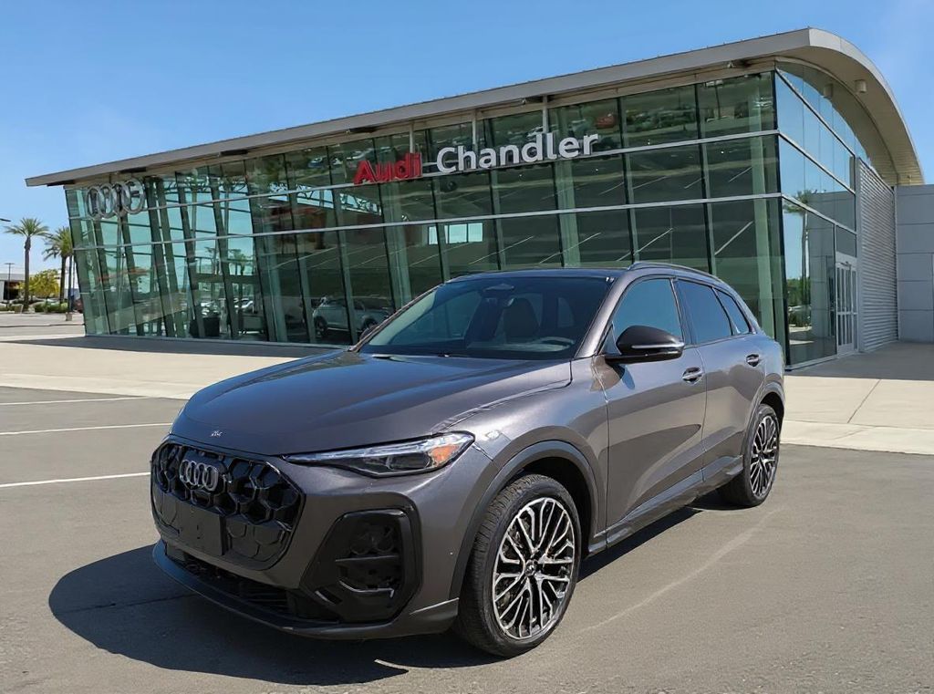 2025 Audi New SQ5 Premium Plus's photo