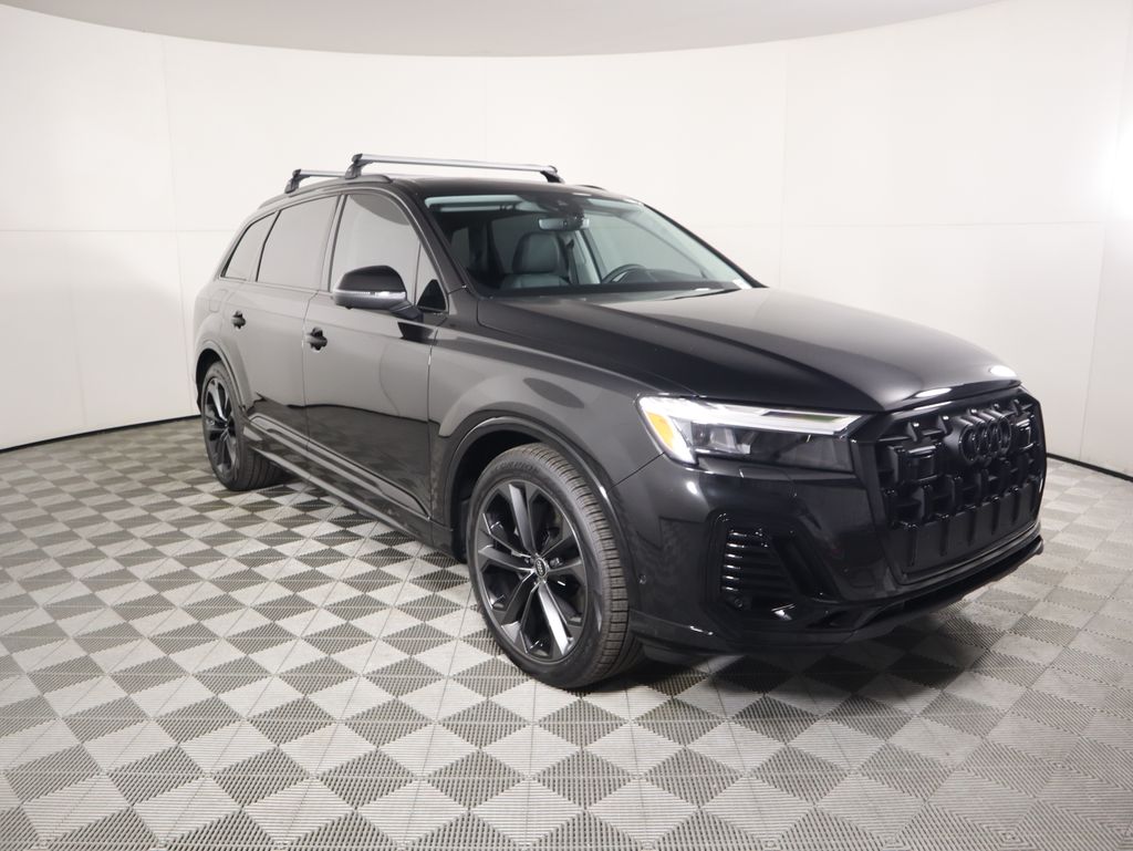 2025 Audi Q7 55 Premium Plus photo 3