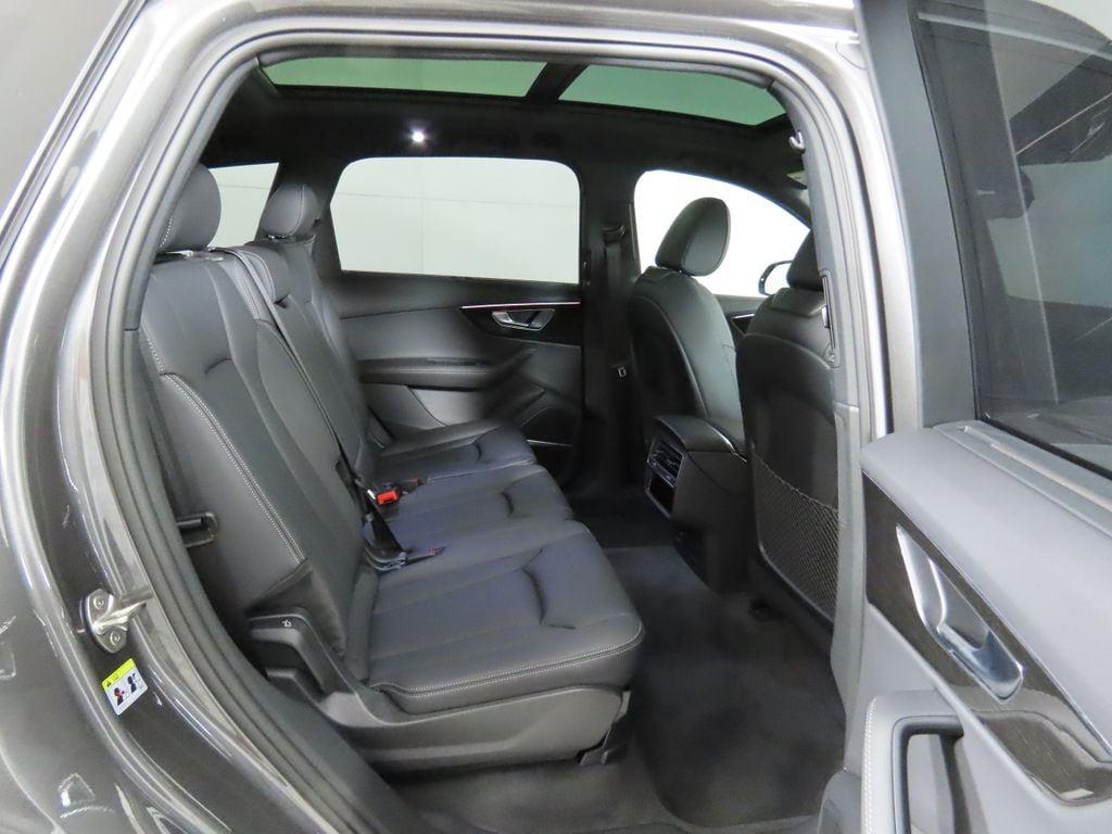 2025 Audi Q7 Premium Plus - Photo 24