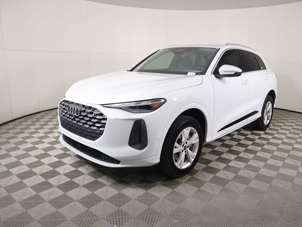 2025 Audi New Q5 Premium's photo