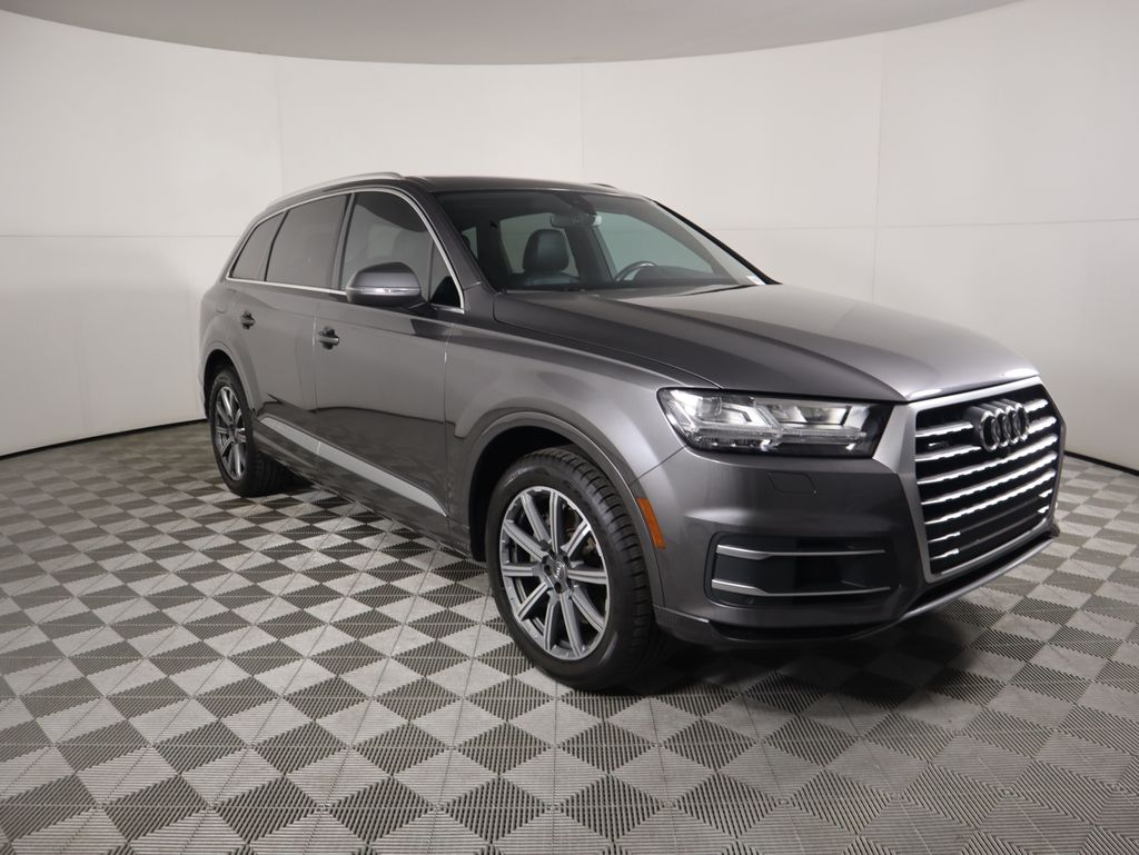 2019 Audi Q7 55 Premium photo 3