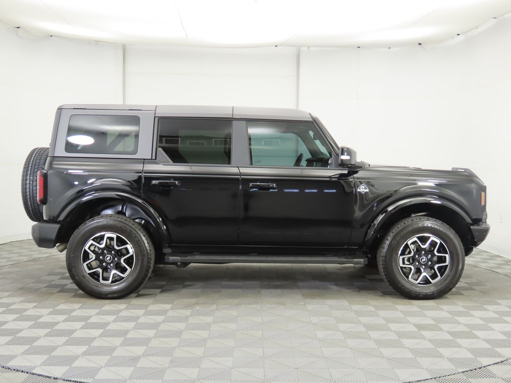 2022 Ford Bronco Outer Banks photo 4