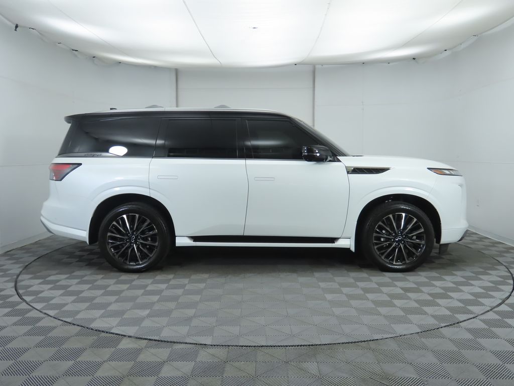 2025 Infiniti QX80 photo 4