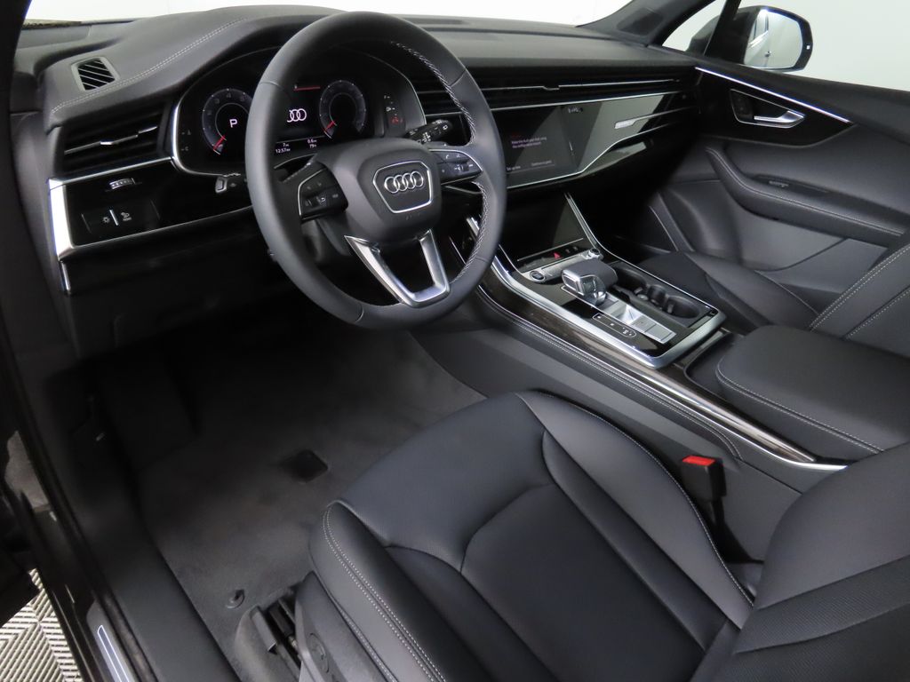 2025 Audi Q7 Premium Plus - Photo 10