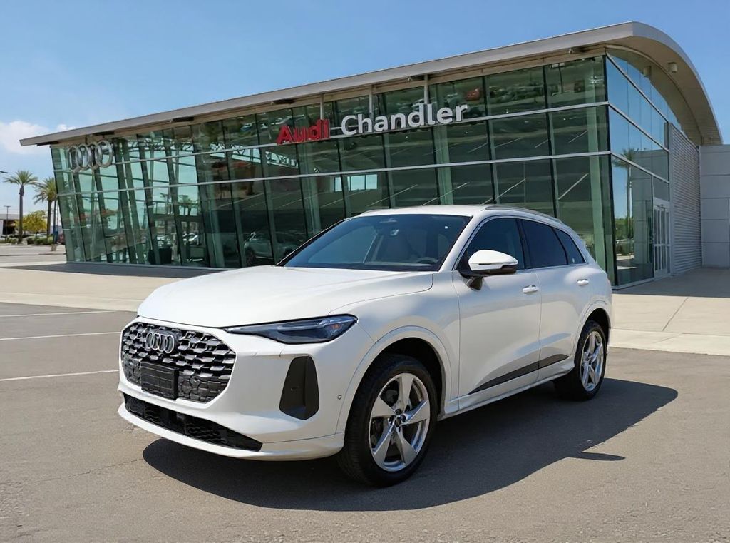 2025 Audi New Q5 Premium Plus's photo