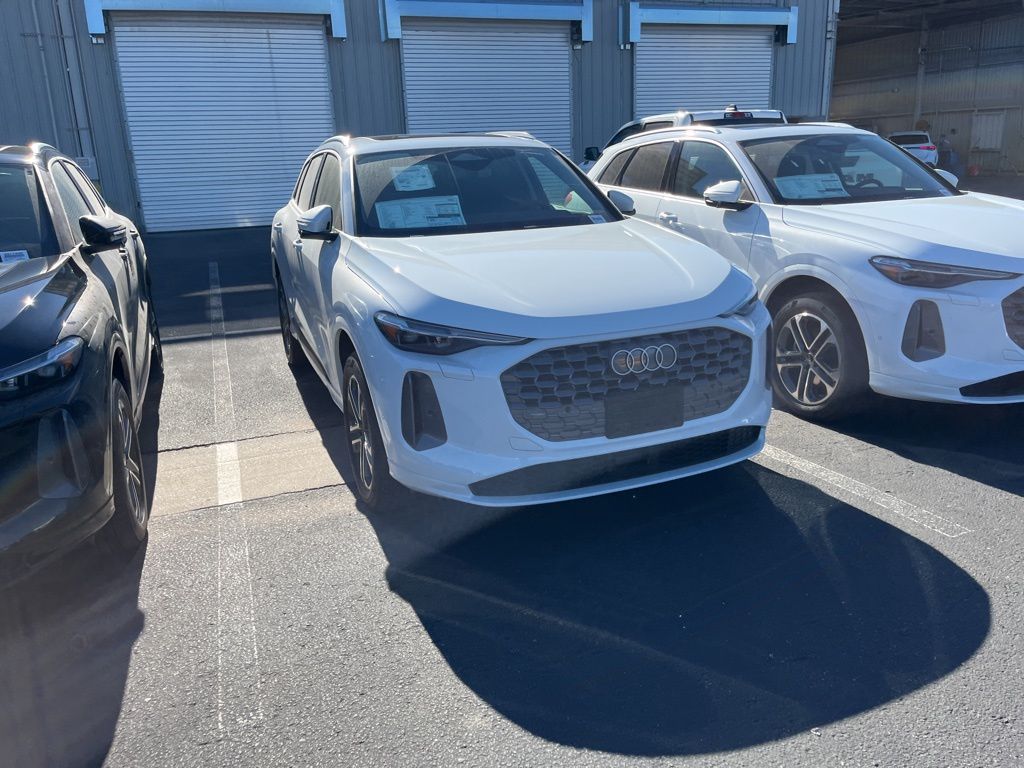 2025 Audi Q5 Premium Plus photo 3