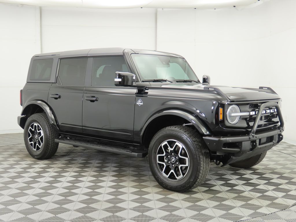 2022 Ford Bronco Outer Banks photo 3