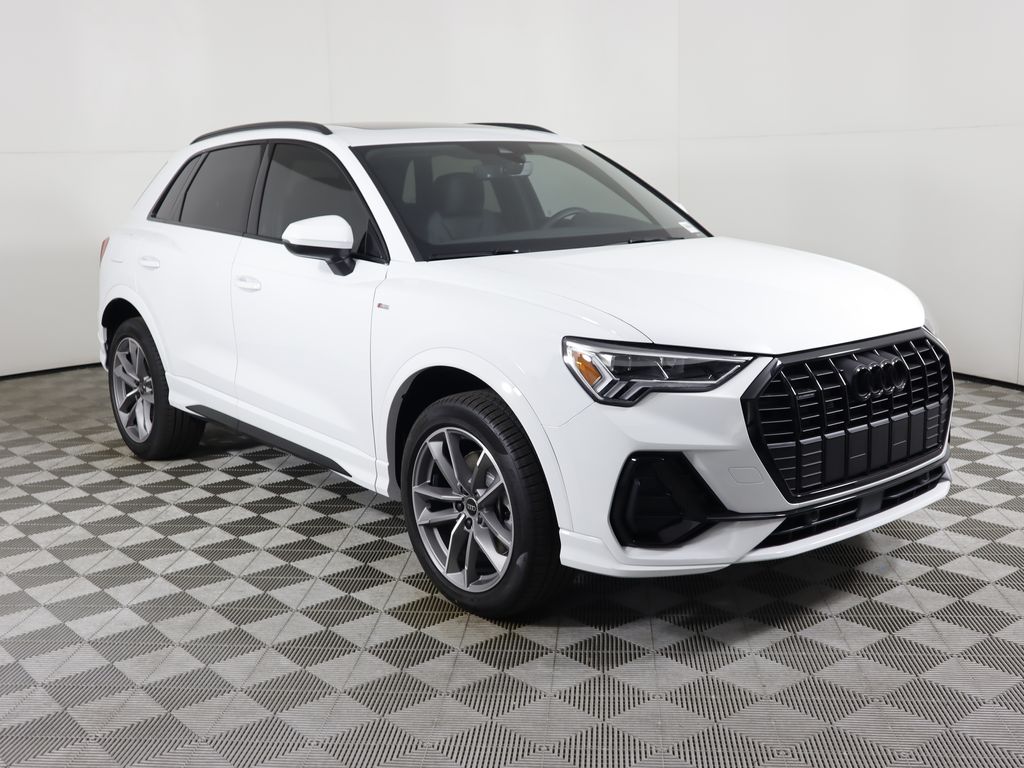 2025 Audi Q3 45 TFSI S line Premium photo 3