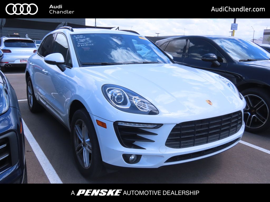 2018 Porsche Macan -'s photo