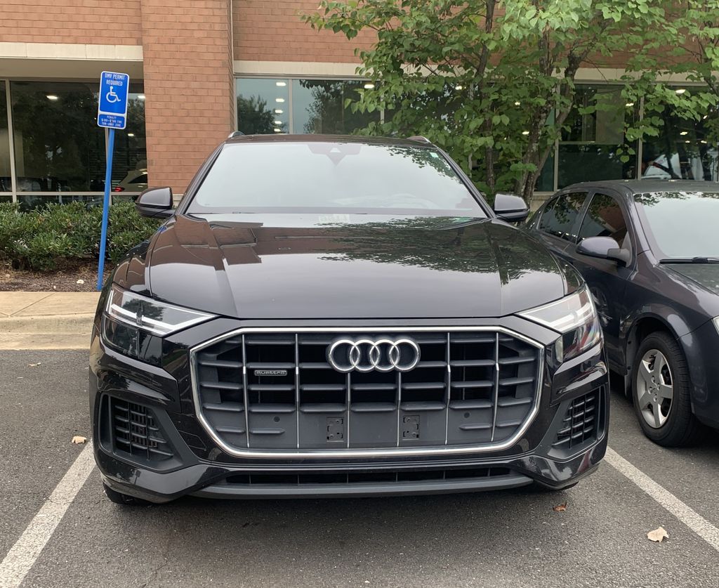 2019 Audi Q8 Premium photo 2