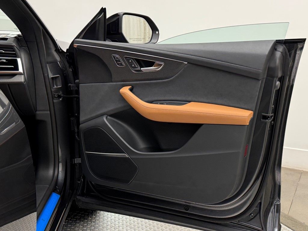 2025 Audi RS Q8 Base - Photo 24