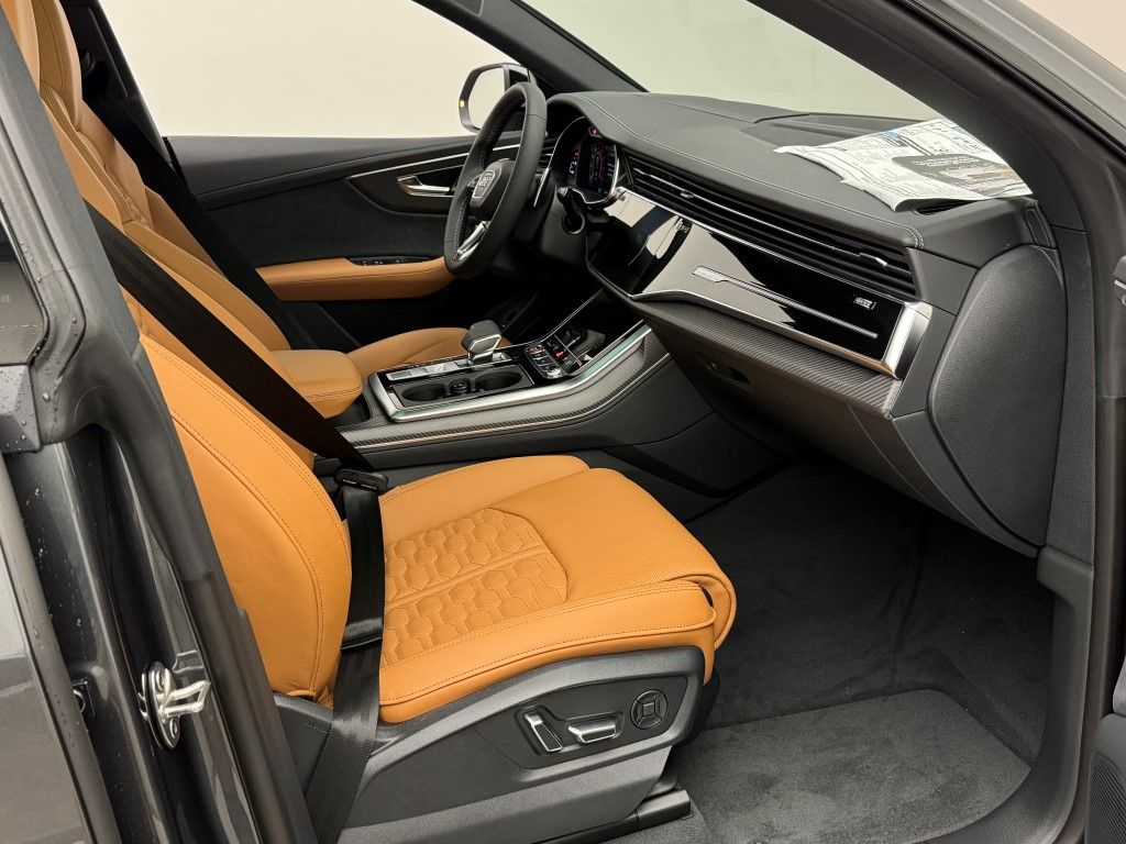 2025 Audi RS Q8 Base - Photo 18