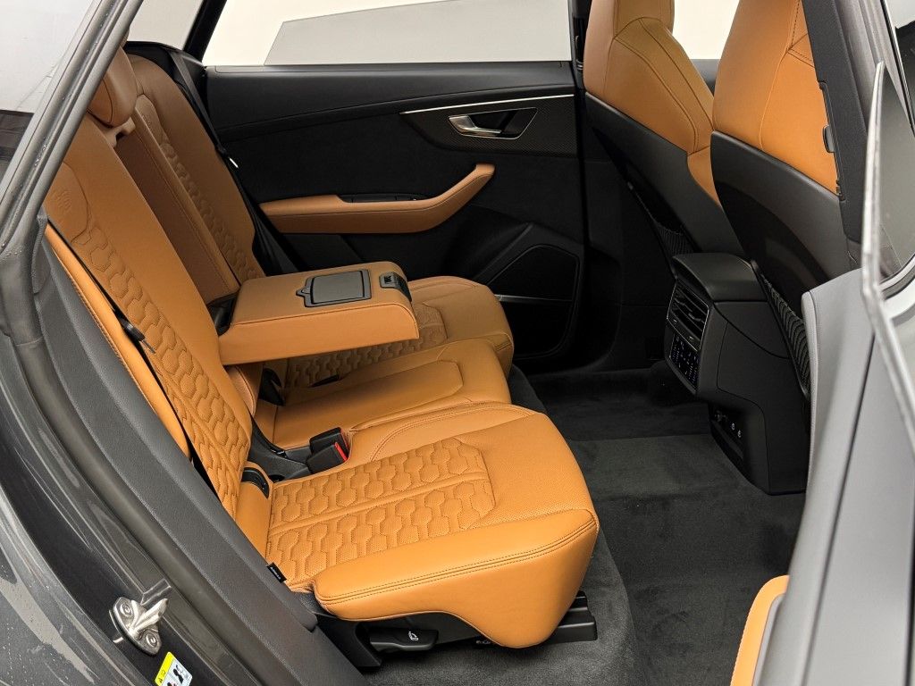 2025 Audi RS Q8 Base - Photo 26