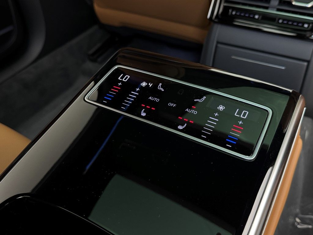 2025 Audi A8 Base - Photo 25
