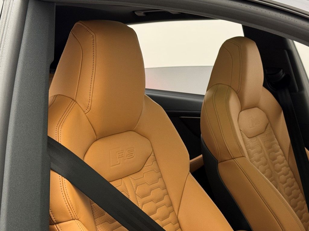 2025 Audi RS Q8 Base - Photo 23