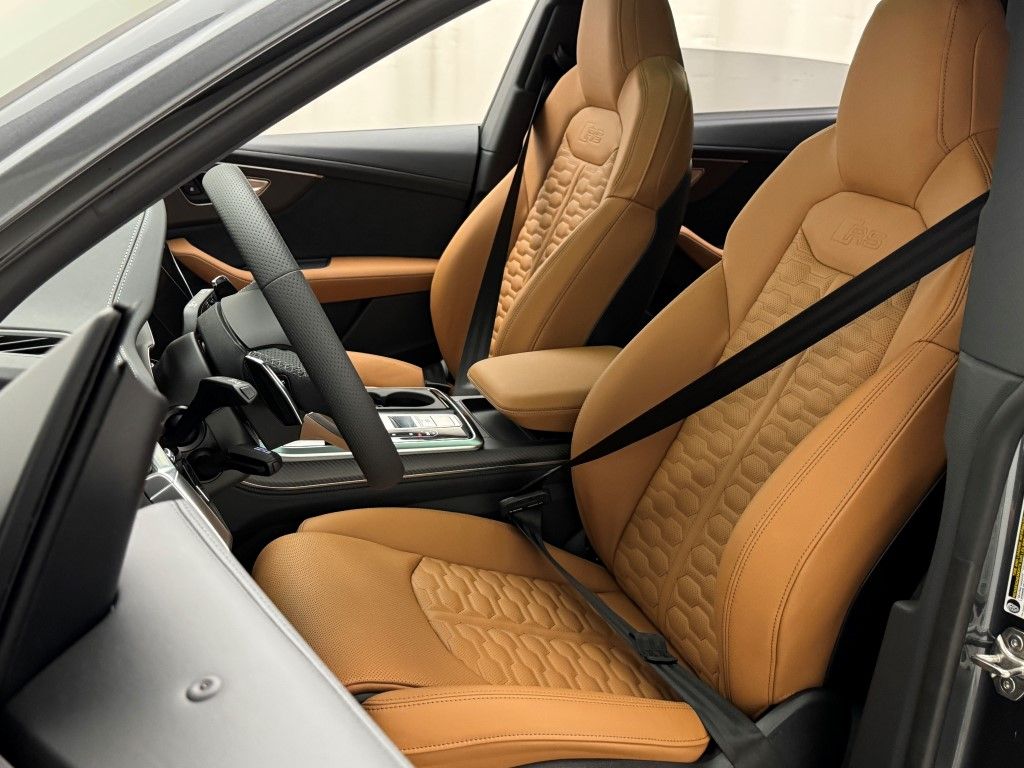 2025 Audi RS Q8 Base - Photo 35