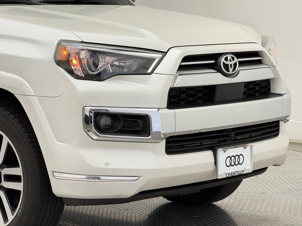 2023 Toyota 4Runner Limited photo 2