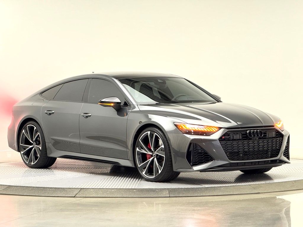 2023 Audi RS 7 Base photo 2
