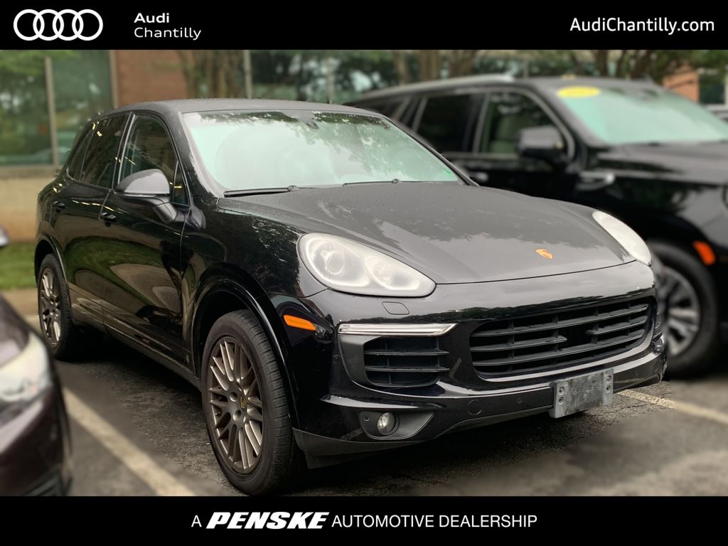 2017 Porsche Cayenne Platinum Edition's photo