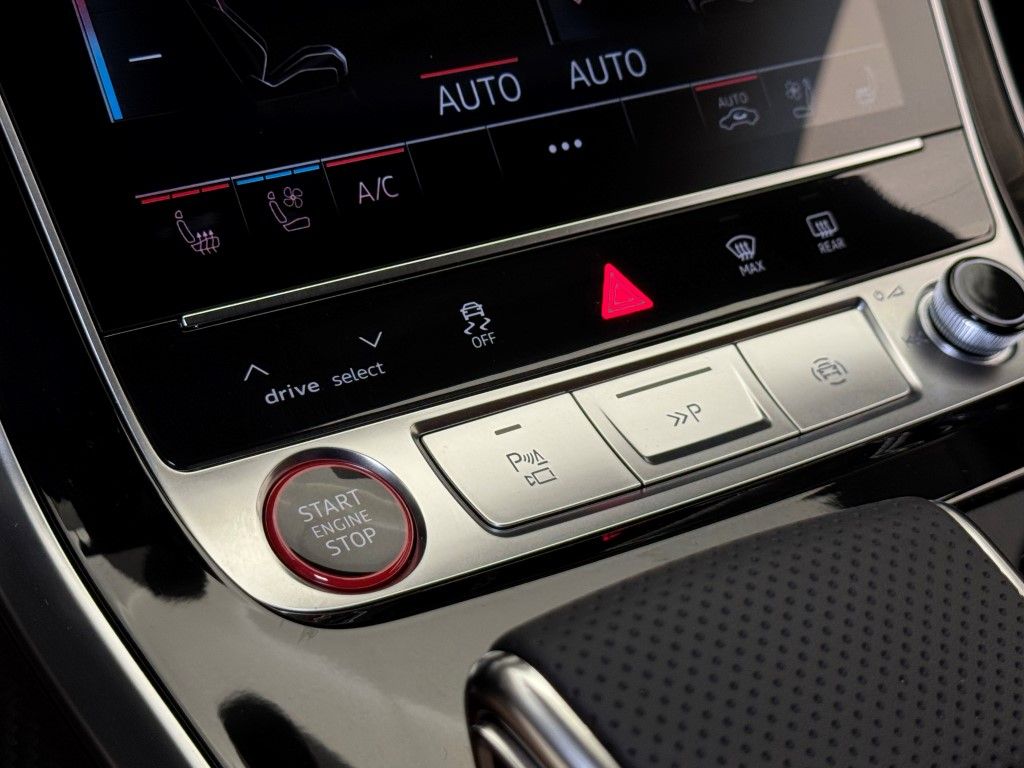 2025 Audi RS Q8 Base - Photo 39