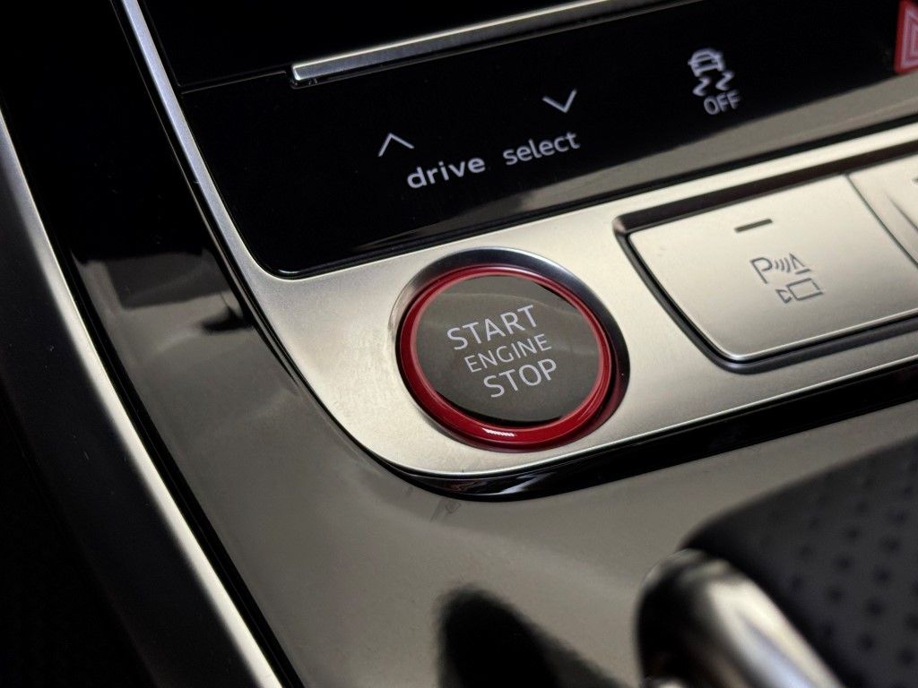 2025 Audi RS Q8 Base - Photo 41