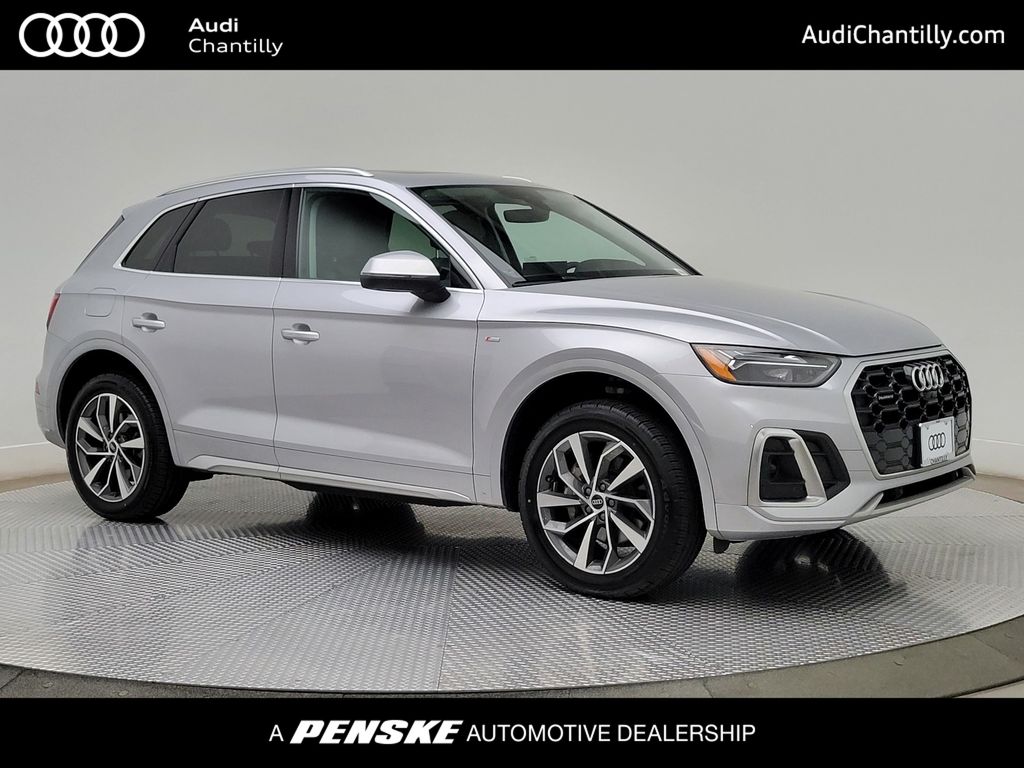 2023 Audi Q5 45 Premium Plus's photo