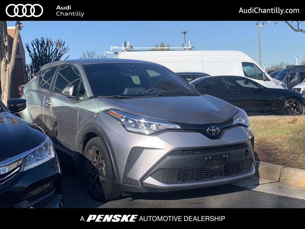 2020 Toyota C-HR XLE's photo