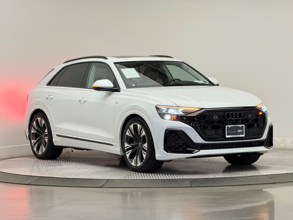 2025 Audi Q8 55 Prestige photo 2