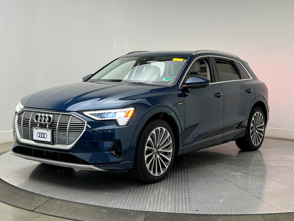 2019 Audi e-tron Prestige photo 2