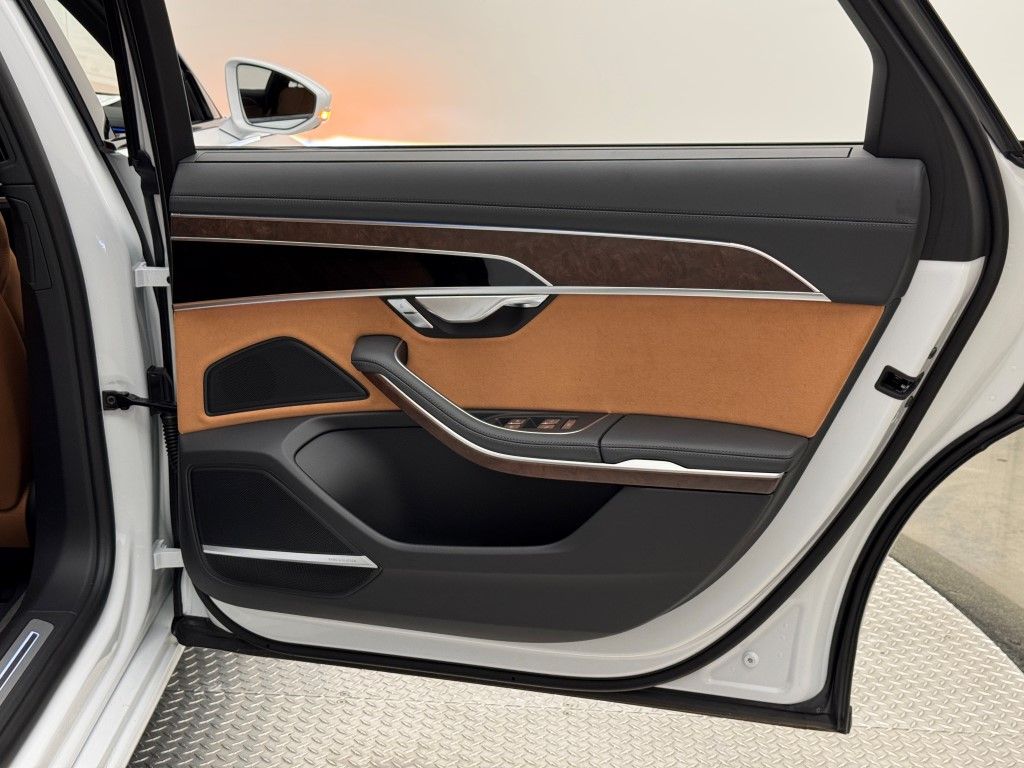 2025 Audi A8 Base - Photo 26