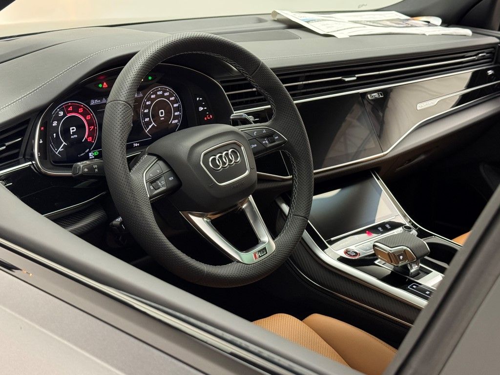2025 Audi RS Q8 Base - Photo 32