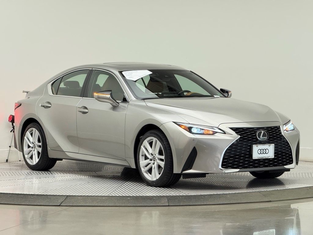 2021 Lexus IS 300 photo 2