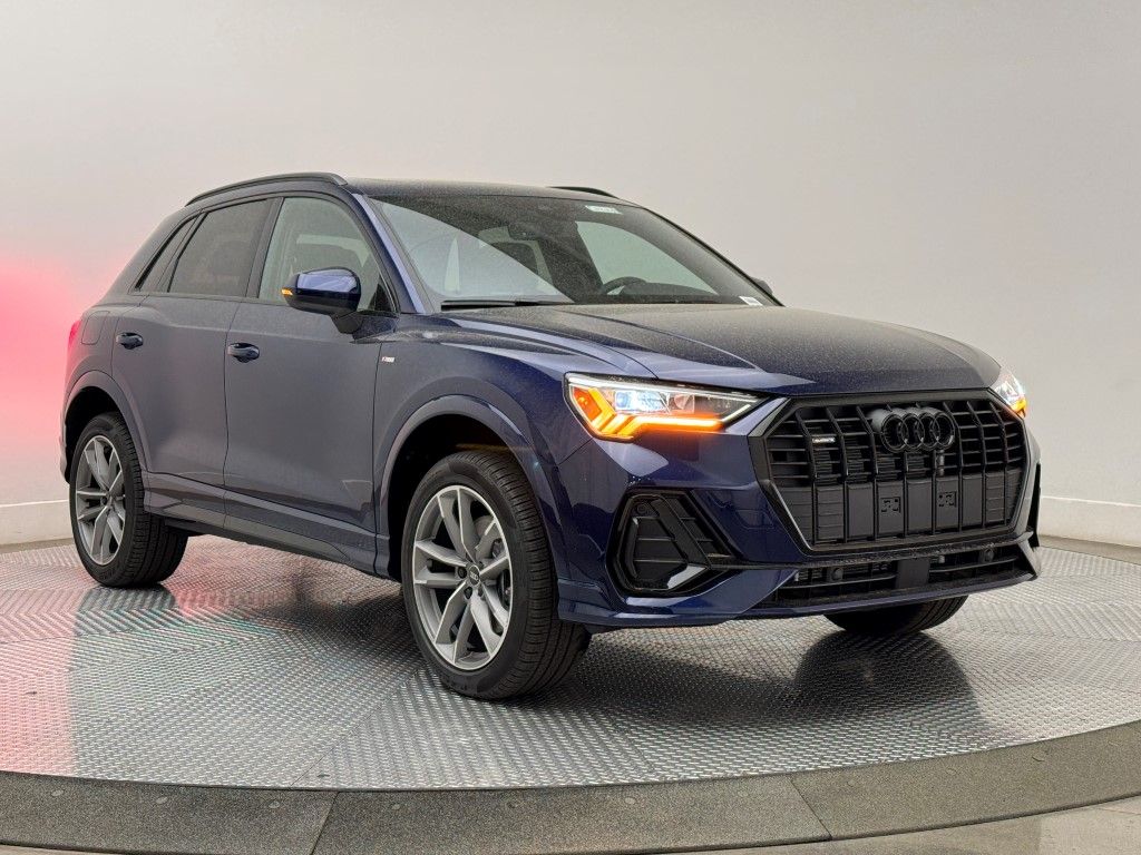 2025 Audi Q3 S line Premium photo 2