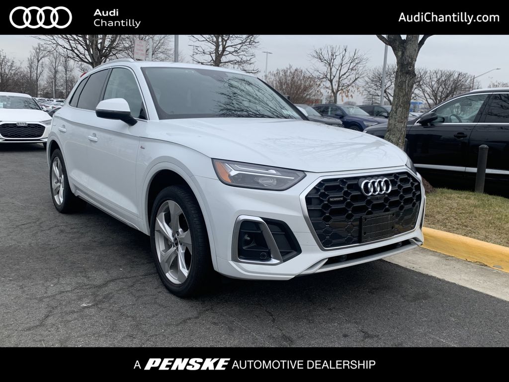 2022 Audi Q5 Premium Plus's photo