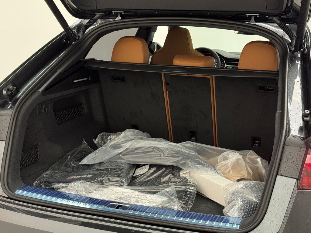 2025 Audi RS Q8 Base - Photo 29