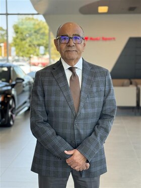 Staff member Mort Rezaee from ID_38cc2b57faf3