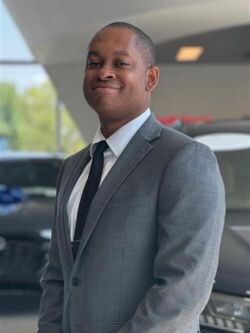 Staff member Reginald Dennis from ID_3e4885320ddf