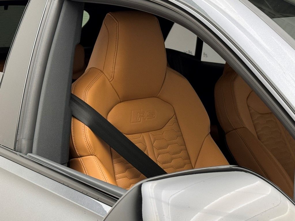 2025 Audi RS Q8 Base - Photo 57