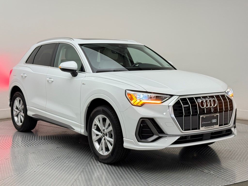 2025 Audi Q3 S line Premium Plus photo 2