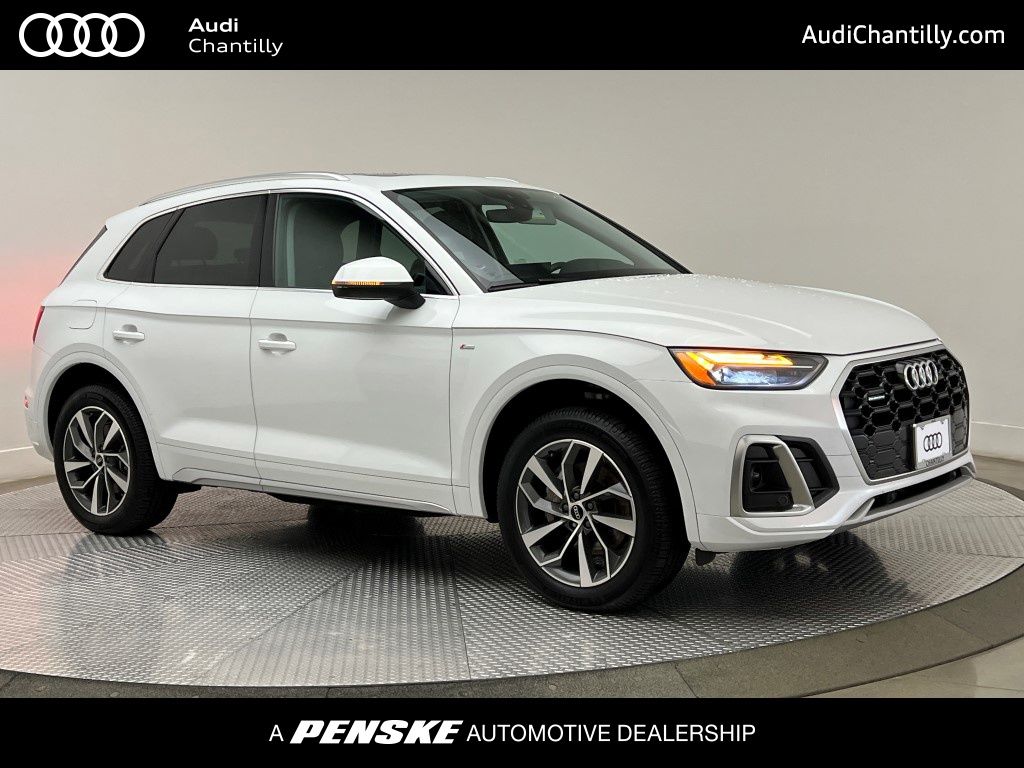 2022 Audi Q5 Premium's photo